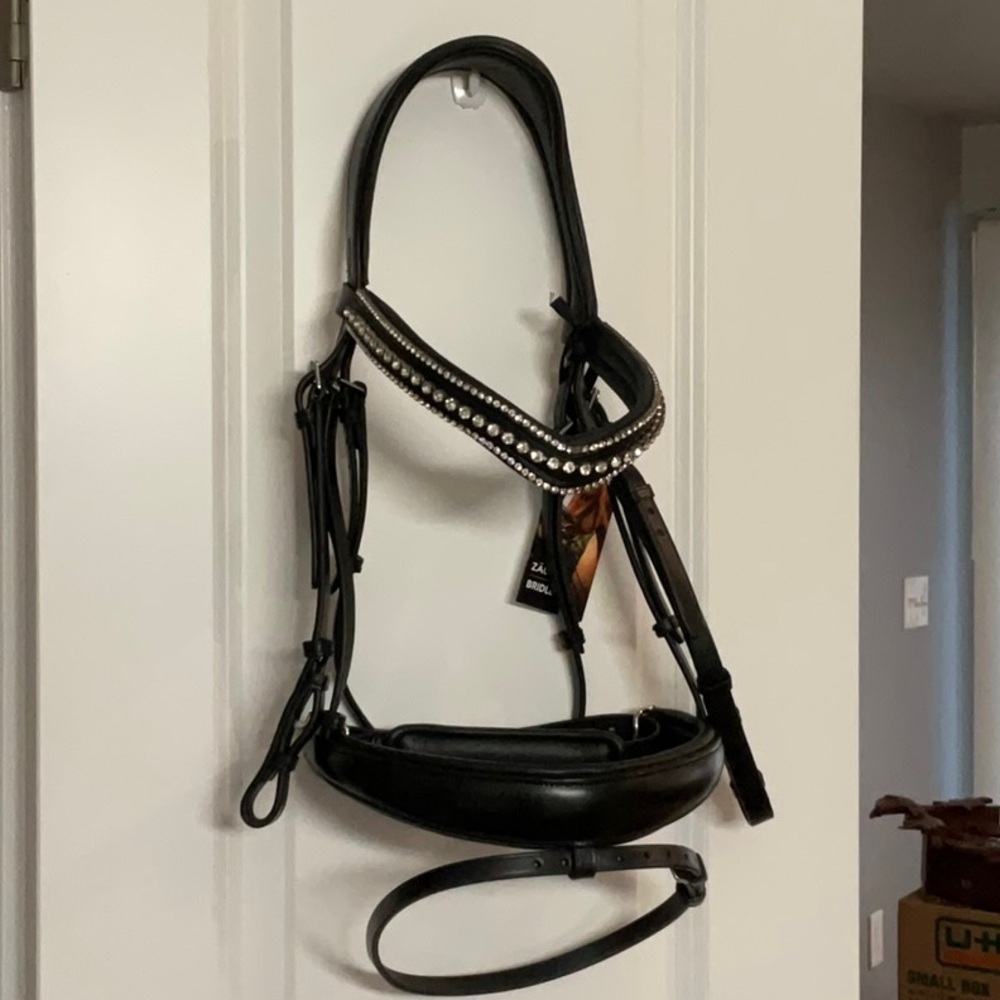 NWT Passier black “Horse” sized snaffle bridle with reins